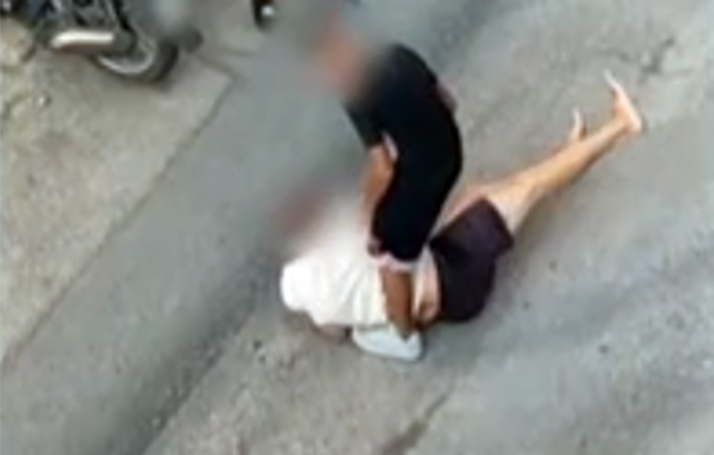 Νέα στοιχεία για τον ξυλοδαρμό στη μέση του δρόμου στο Ηράκλειο Κρήτης &#8211; «Έχω κάνει μήνυση» λέει πατέρας του 14χρονου