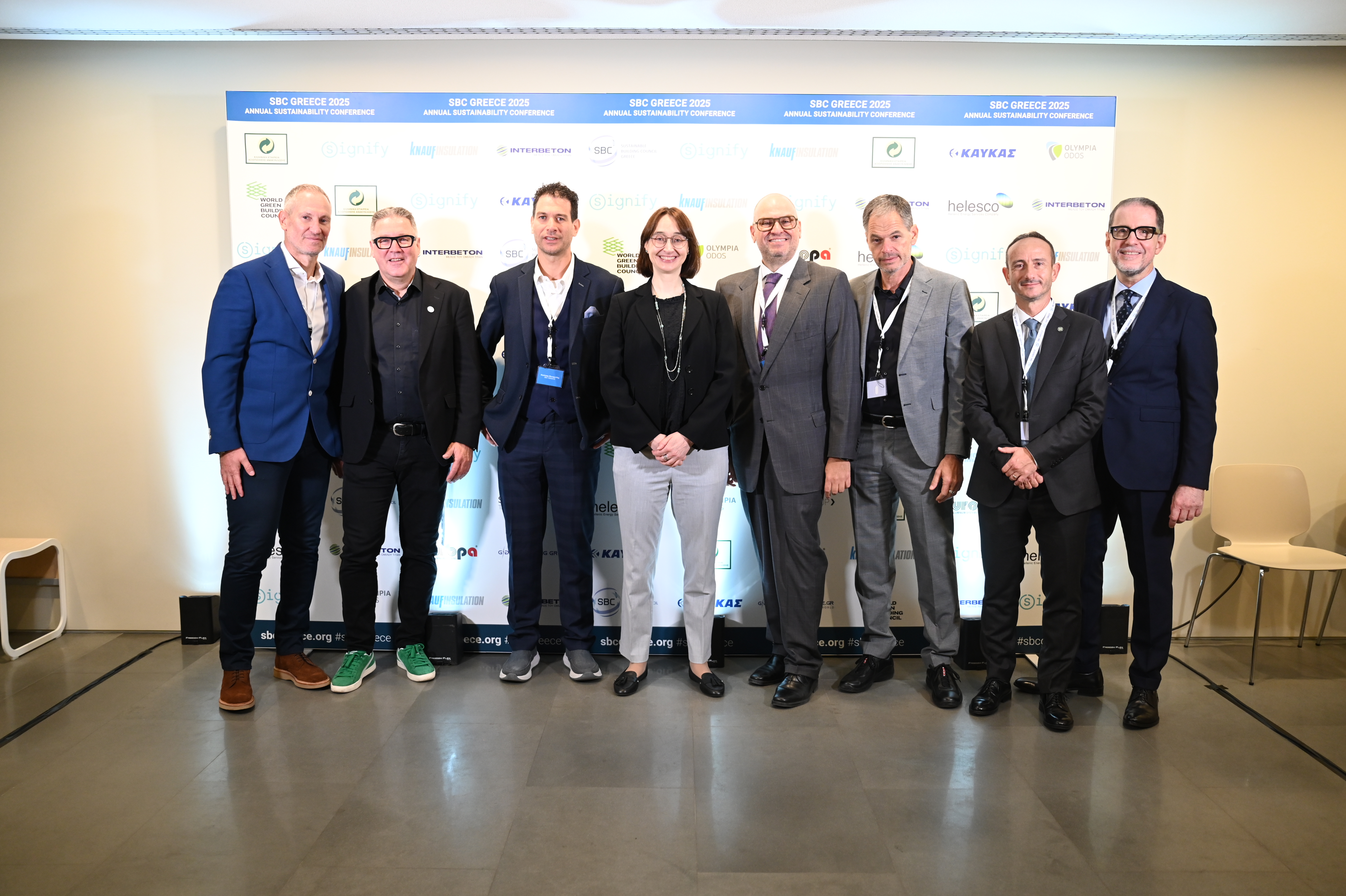 ΤΟ ΔΣ SBC ΚΑΙ Η Christina Gamboa.JPG
ΤΟ ΔΣ SBC ΚΑΙ Η Christina Gamboa.JPG