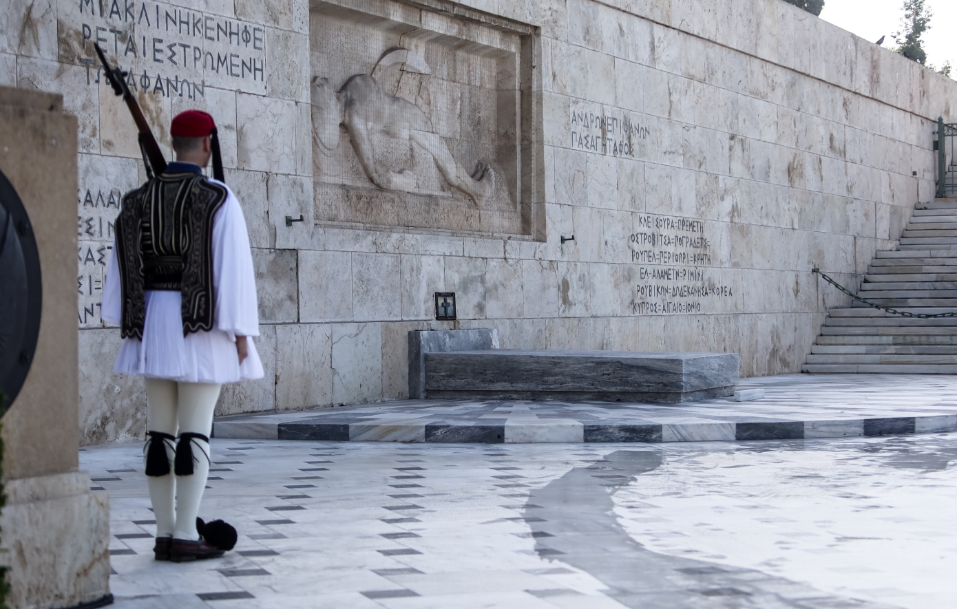 Στα ύψη το πολιτικό θερμόμετρο για τον Άγνωστο Στρατιώτη &#8211; Η θέση της κυβέρνησης