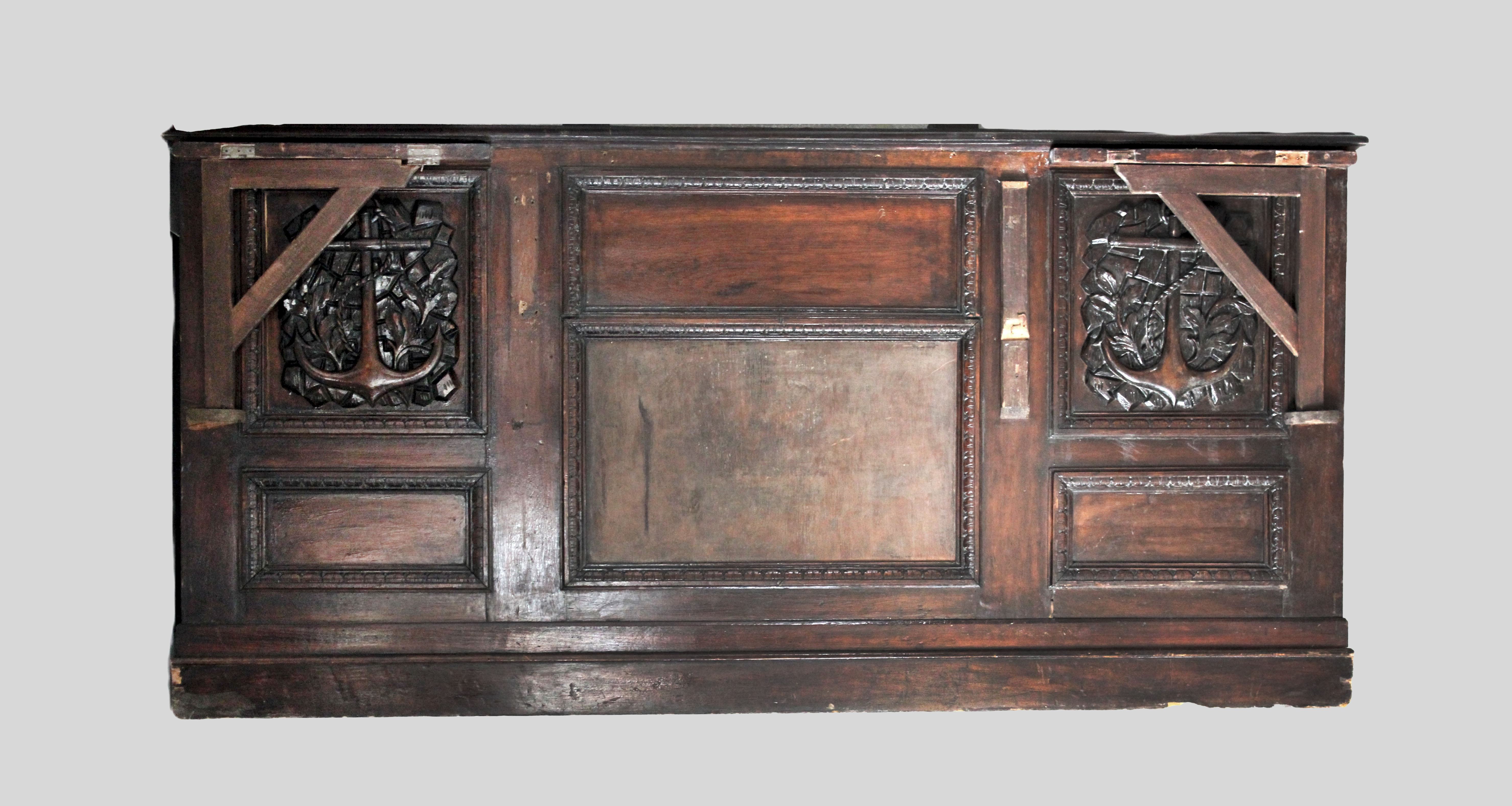 Το φορητό τέμπλο της βασίλισσας Όλγας Το φορητό τέμπλο της βασίλισσας Όλγας