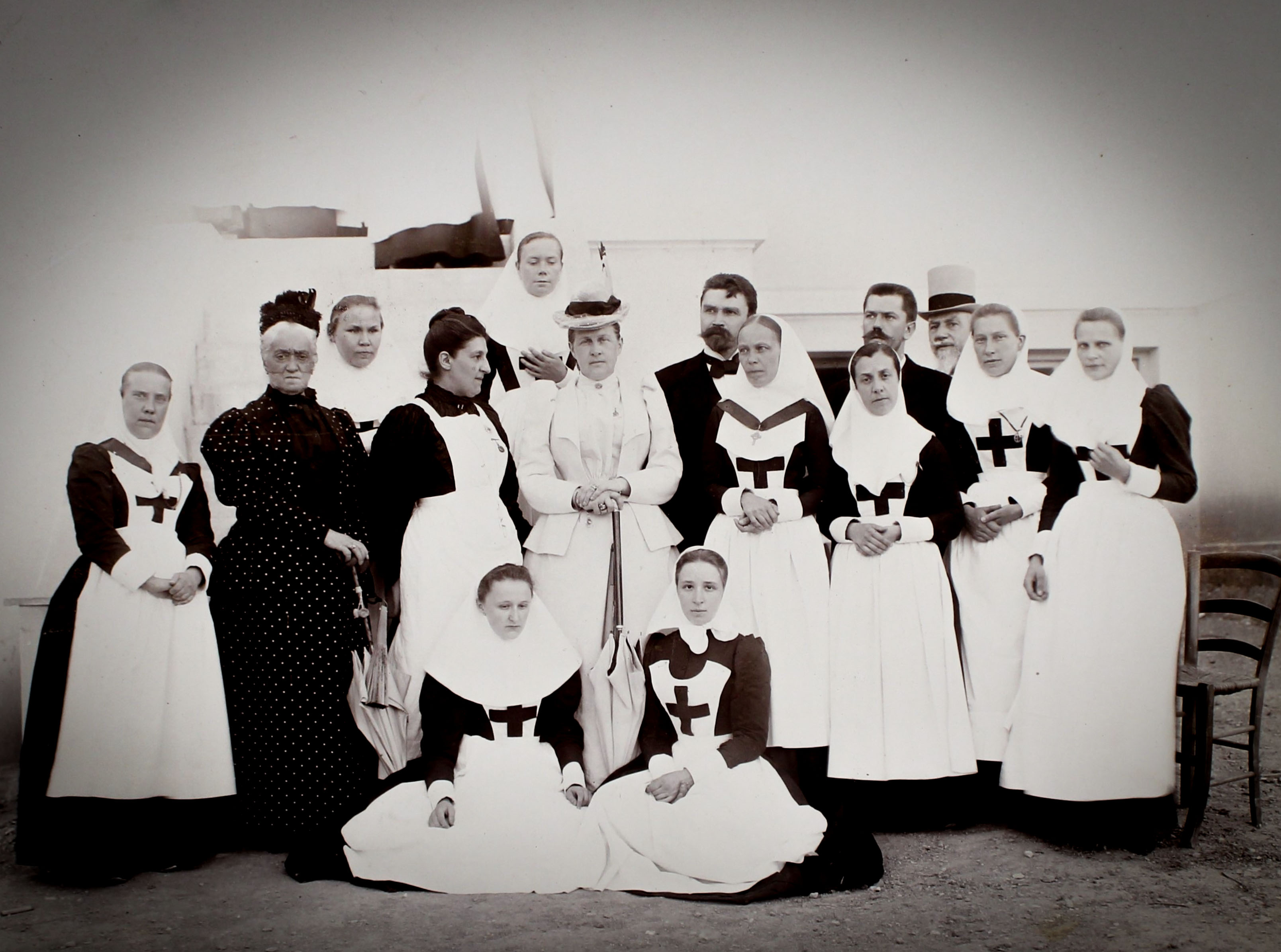 Η βασίλισσα Όλγα κατά τον Ελληνοτουρκικό πόλεμο του 1897, σε στρατιωτικό νοσοκομείο Η βασίλισσα Όλγα κατά τον Ελληνοτουρκικό πόλεμο του 1897, σε στρατιωτικό νοσοκομείο