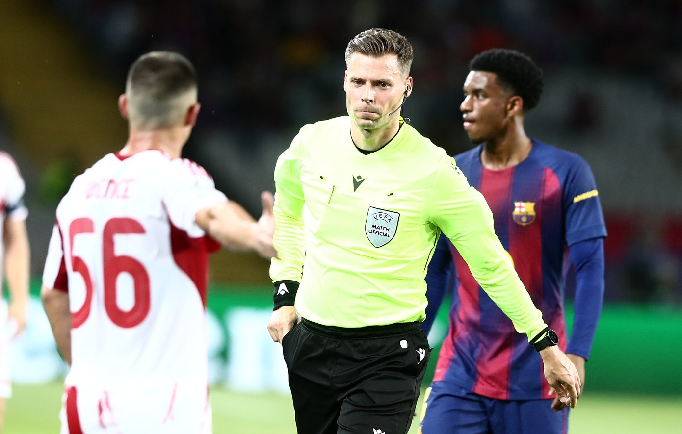 Μπαρτσελόνα &#8211; Ολυμπιακός: Η UEFA δεν είδε κανένα λάθος του διαιτητή Σνάιντερ στις αποφάσεις μέσω VAR