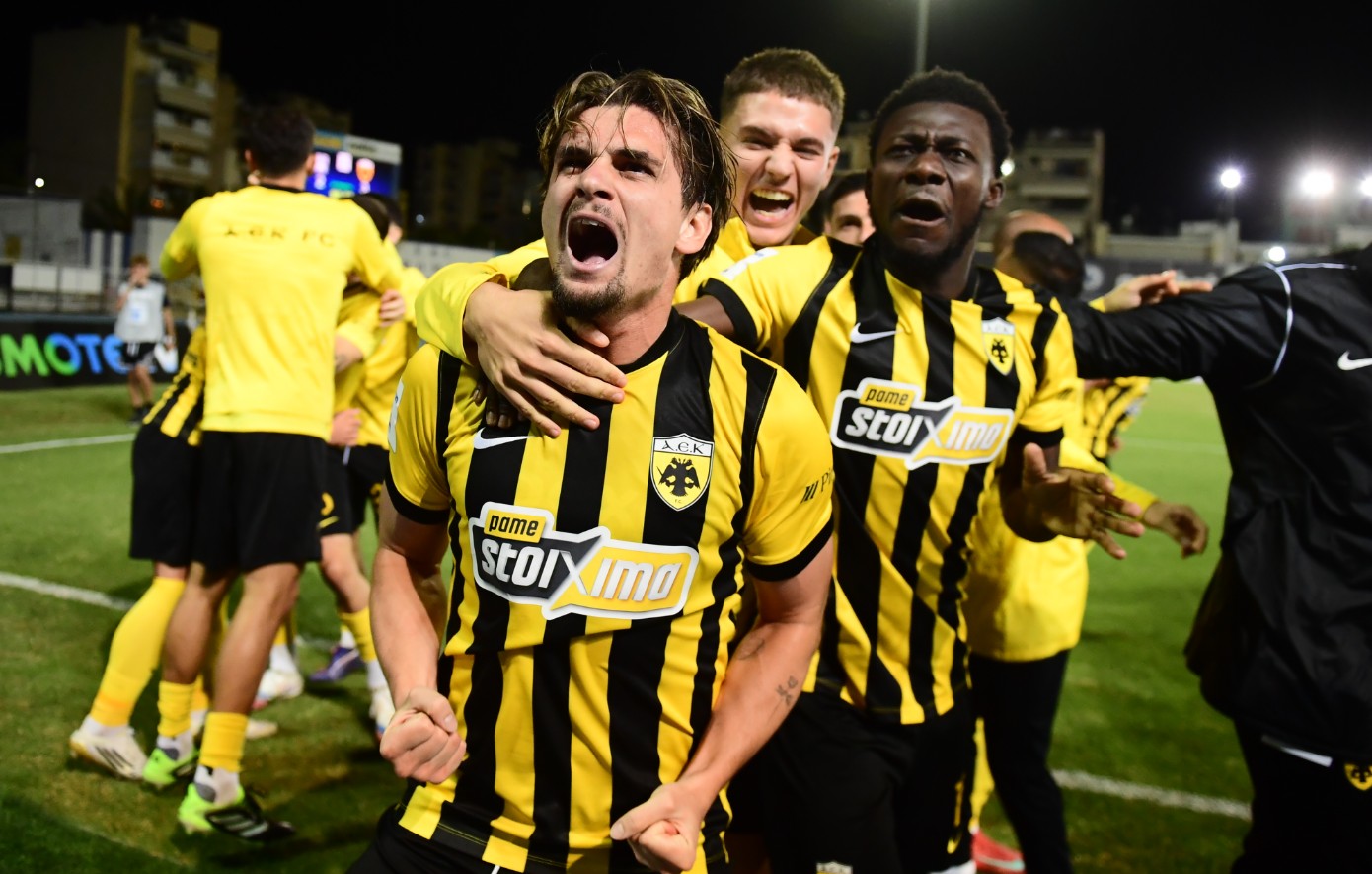 Κηφισιά &#8211; ΑΕΚ 2-3: Στην κορυφή κάνοντας ανατροπή με 10 παίκτες