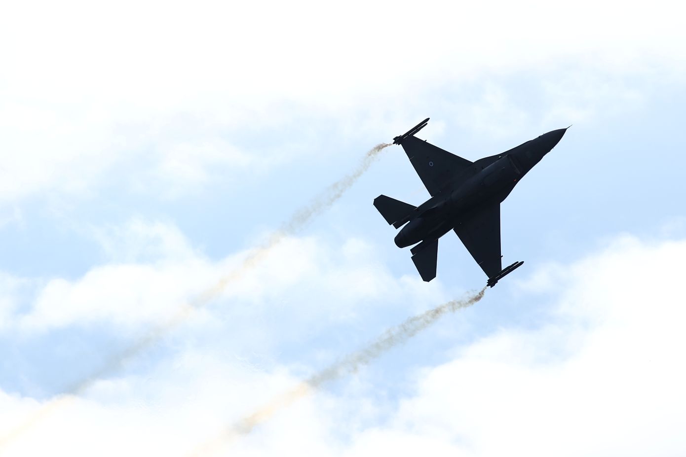 Το συγκινητικό μήνυμα του πιλότου του F-16 «ΖΕΥΣ», Γιώργου Σωτηρίου: «Τιμάμε εκείνους που είπαν το ΟΧΙ πάνω από κάθε φόβο»