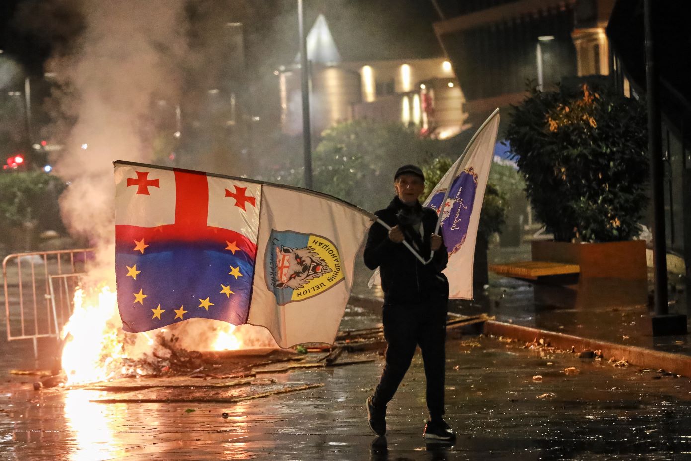 Επεισόδια στη Γεωργία μετά την επανεκλογή του αντιδυτικού ηγέτη, πρώην ποδοσφαιριστή Κάχα Καλάτζε στις περιφερειακές εκλογές