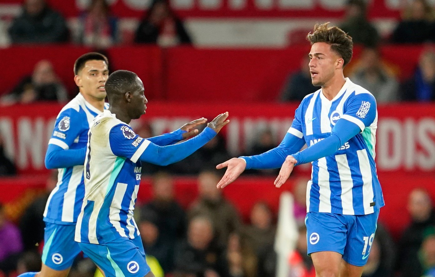 Premier League: Πρώτο γκολ για τον Κωστούλα στην ήττα της Μπράιτον από τη Μάντσεστερ Γιουνάιτεντ