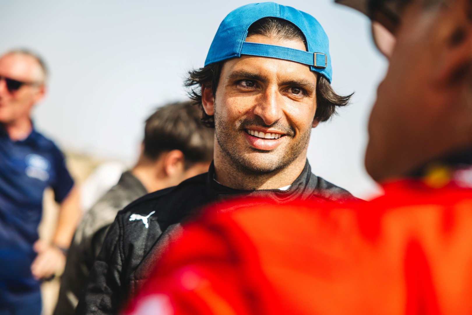 Πόσοι Κάρλος Σάινθ χωράνε στο θηριώδες Ford Raptor T1+; Πόσοι Κάρλος Σάινθ χωράνε στο θηριώδες Ford Raptor T1+;