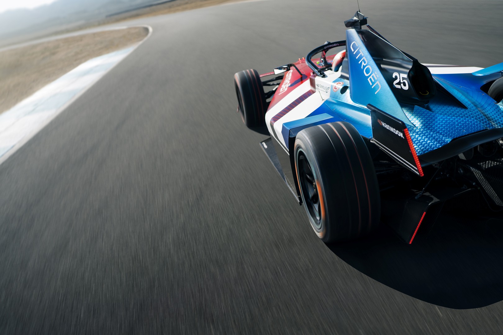 Η Citroën αποκάλυψε το μονοθέσιό της για την Formula E Η Citroën αποκάλυψε το μονοθέσιό της για την Formula E