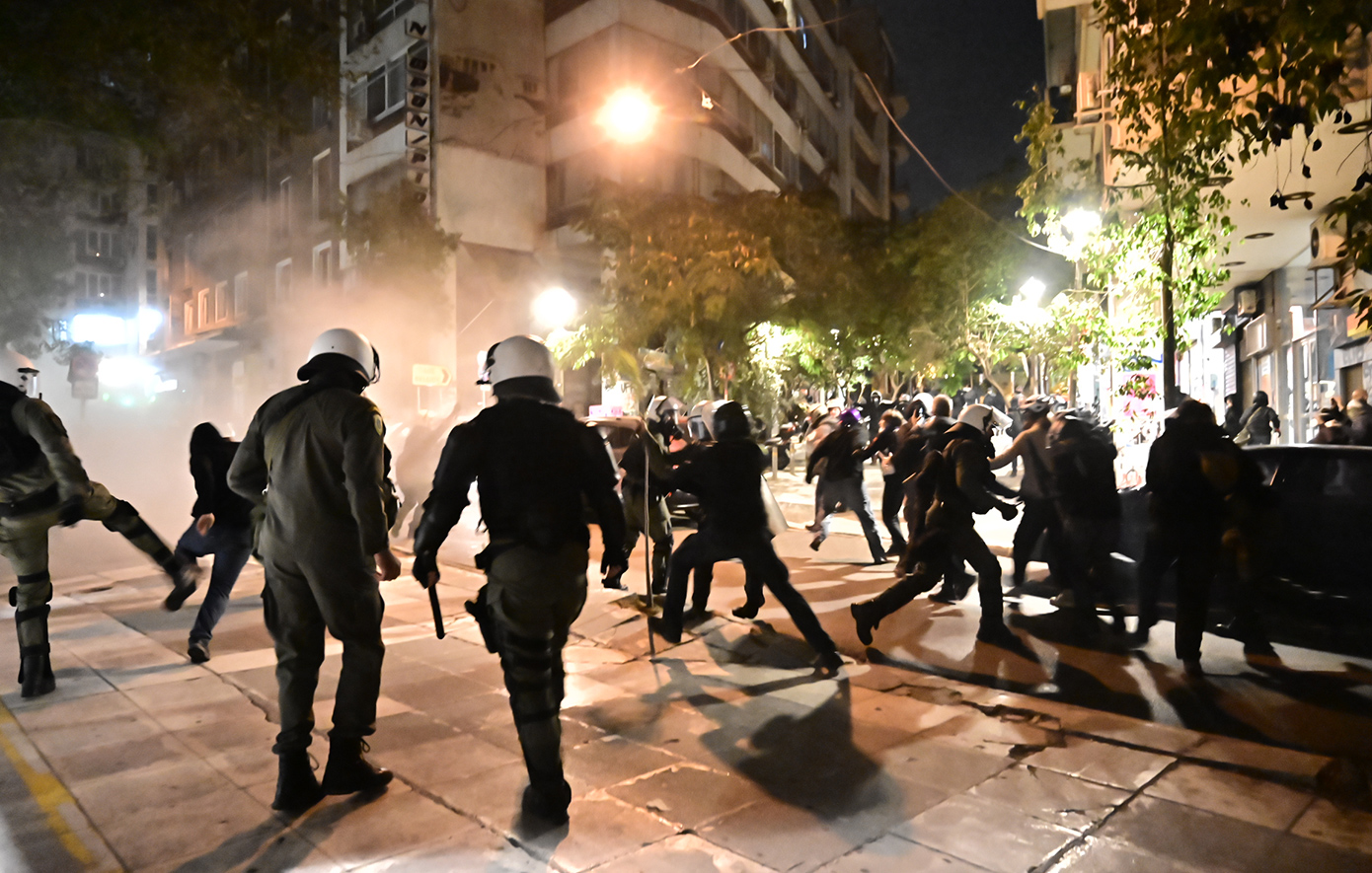 Ένταση στα Εξάρχεια- Έγιναν 14 προσαγωγές