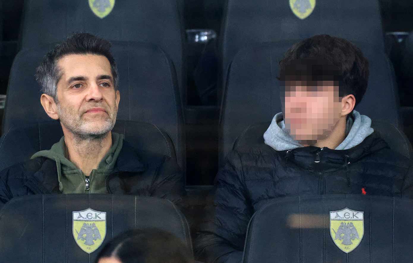 Φοίβος με τον γιο του, Έκτορα Φοίβος με τον γιο του, Έκτορα