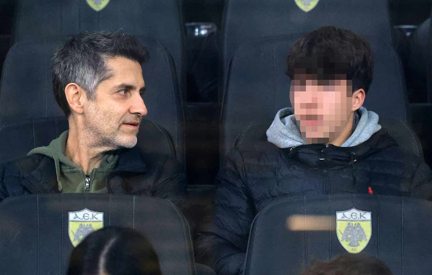 Φοίβος με τον γιο του, Έκτορα Φοίβος με τον γιο του, Έκτορα