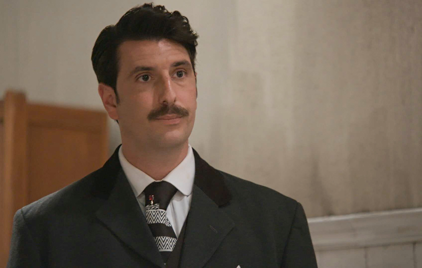 «Grand Hotel»: Ο Ρήγας ζητάει ξανά τη βοήθεια του Άρη