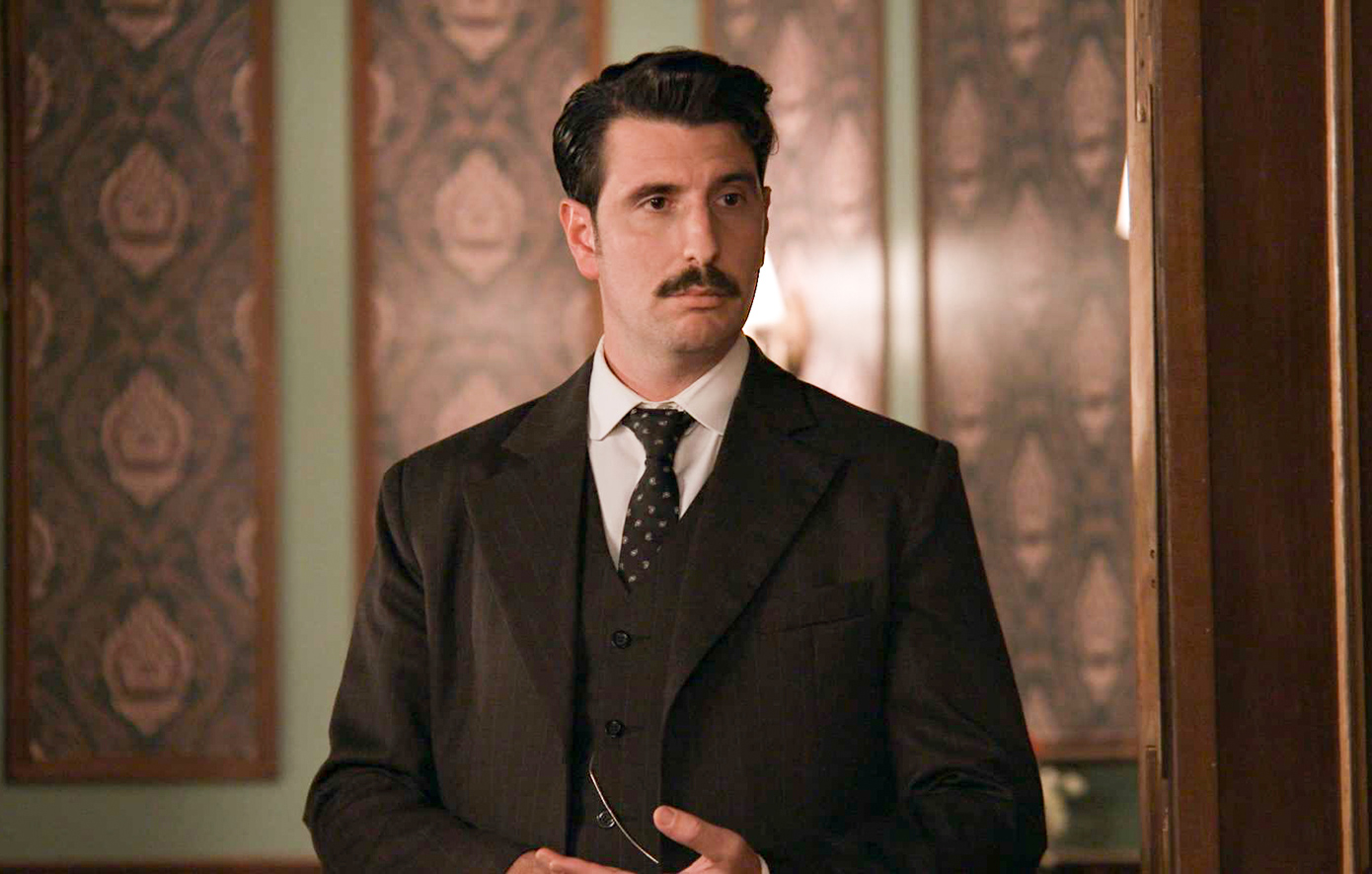 «Grand Hotel»: Ύποπτος ο Ρήγας για την εξαφάνιση της Ρεγγίνας