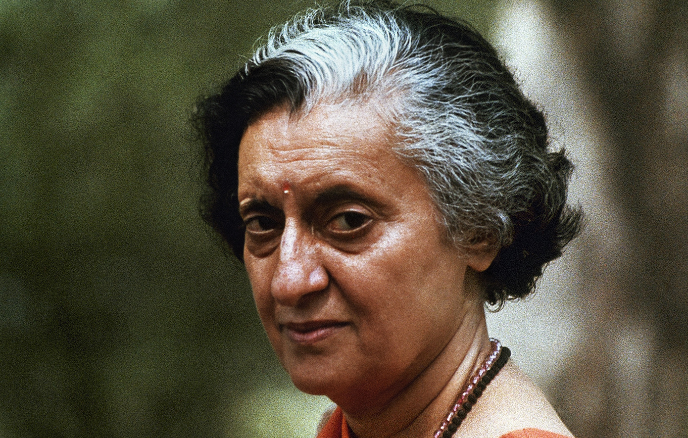 Σαν σήμερα 31 Οκτωβρίου: Η Ίντιρα Γκάντι πέφτει νεκρή από τους ίδιους της τους φρουρούς – Τα προφητικά της λόγια