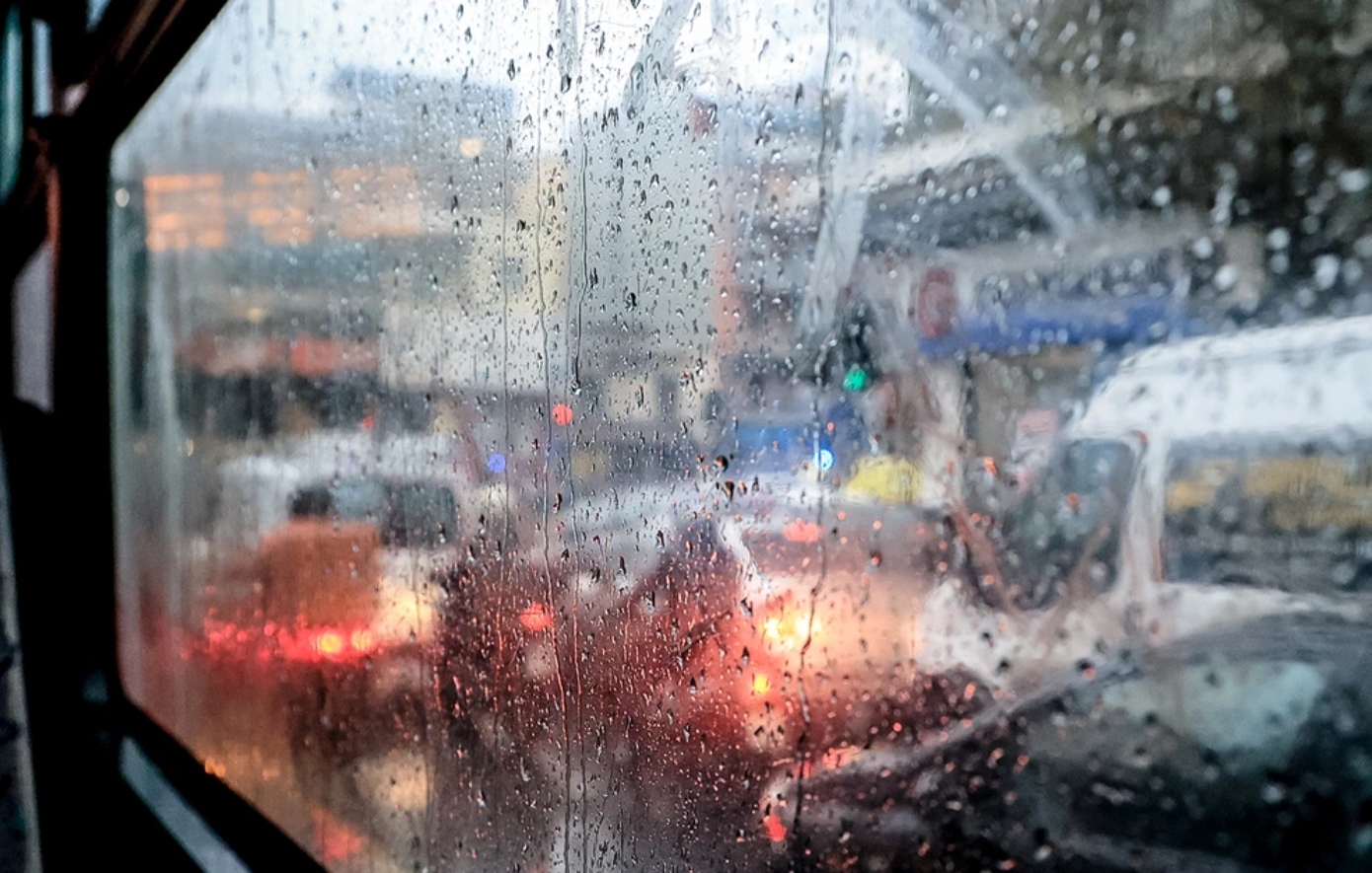Μποτιλιάρισμα στην Αθήνα λόγω κακοκαιρίας: Σοβαρά προβλήματα σε Κηφισό και Αττική Οδό