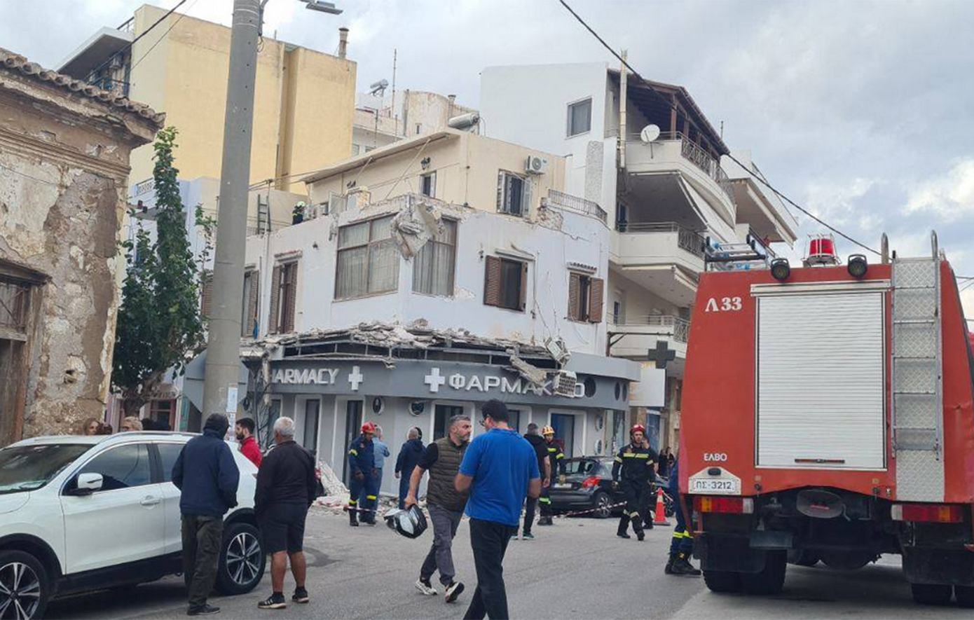 Πτώση μπαλκονιών σε κτήριο εντός της πόλης του Λαυρίου.
