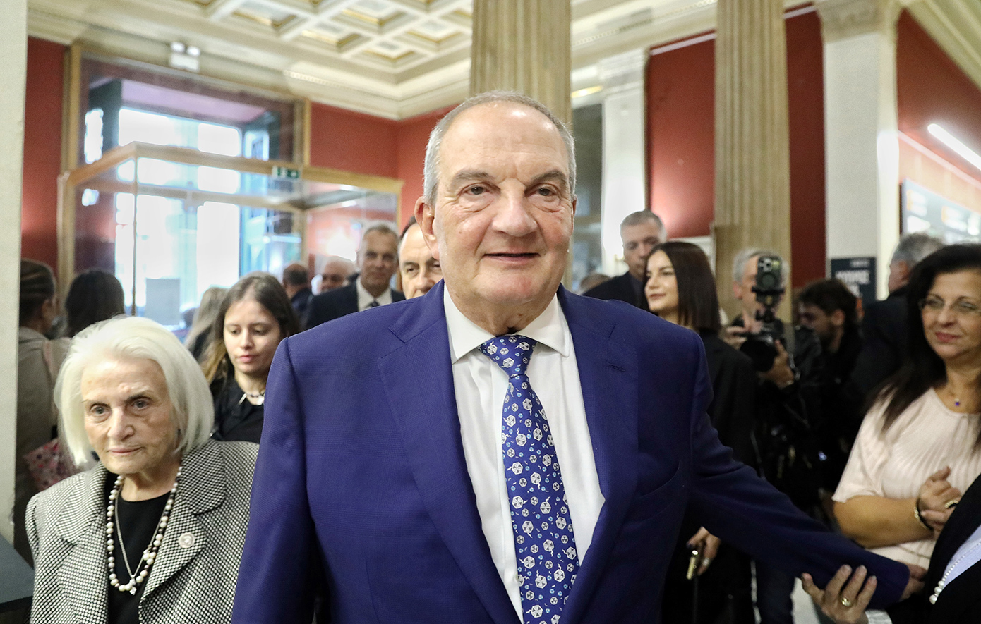 Ο Καραμανλής στην Παλιά Βουλή για την εκδήλωση προς τιμήν της Άννας Ψαρούδα &#8211; Μπενάκη: «Παρών» από πολλά «γαλάζια» στελέχη