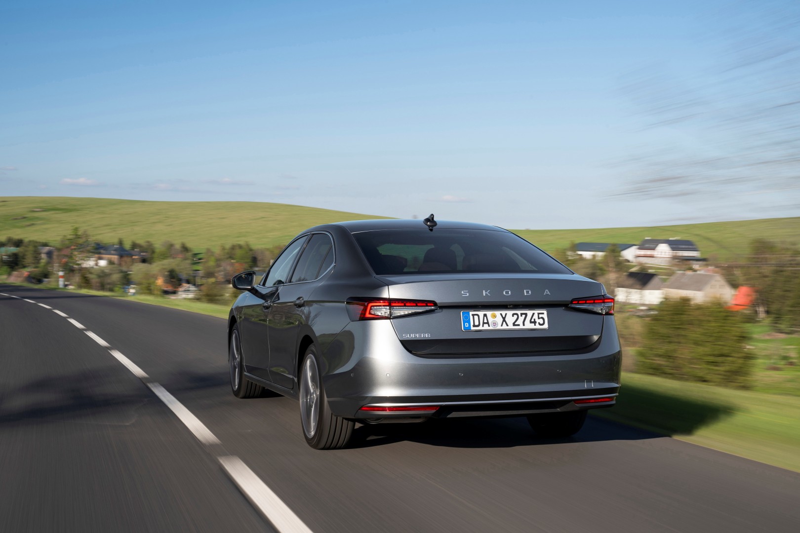 Το Skoda Superb διήνυσε 2.831 χιλιόμετρα με ένα γέμισμα Το Skoda Superb διήνυσε 2.831 χιλιόμετρα με ένα γέμισμα