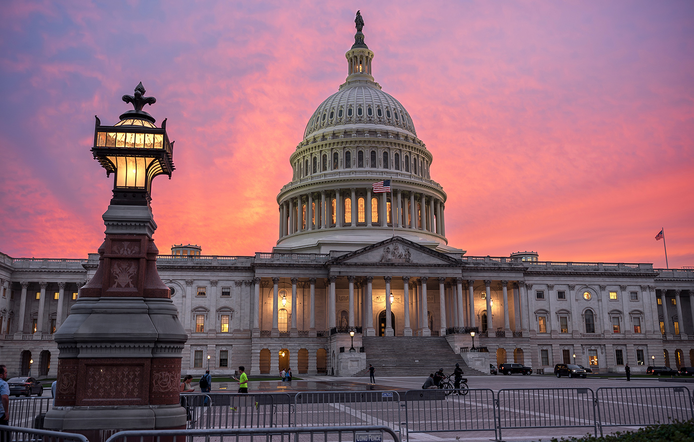 Το Κογκρέσο συμφωνεί σε πακέτο χρηματοδότησης για να μην σταματήσουν οι υπηρεσίες των ΗΠΑ