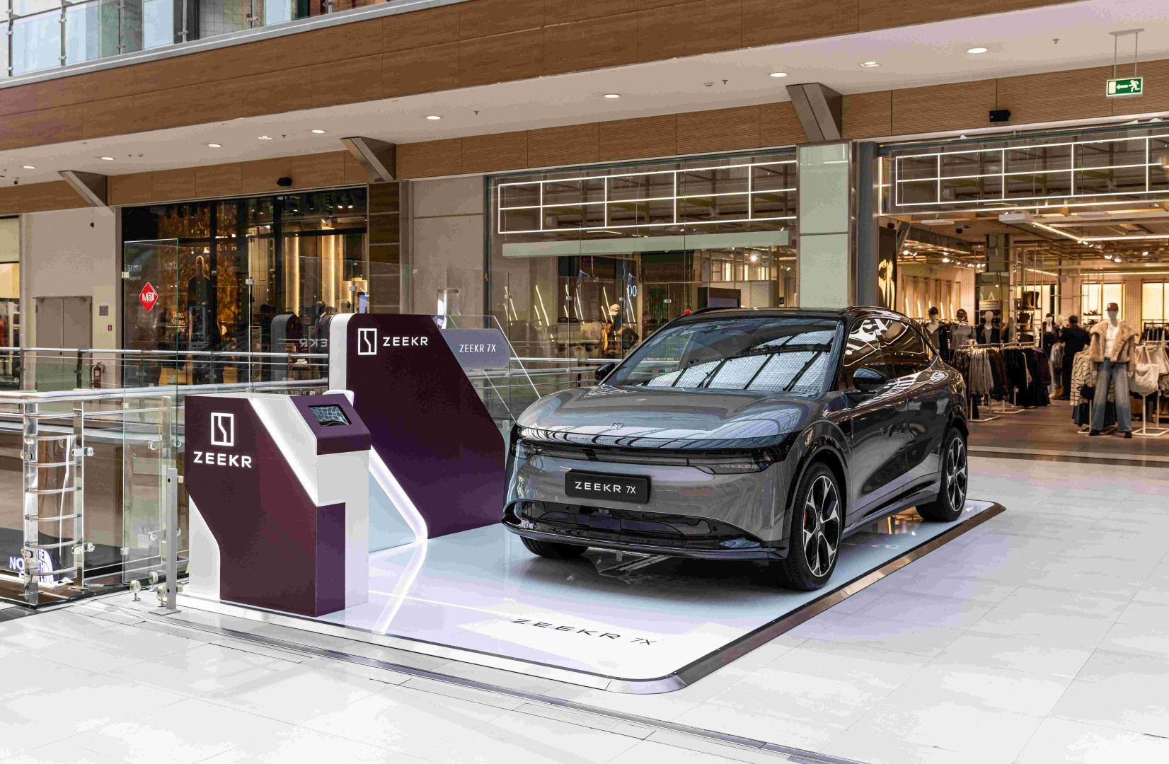 Η Zeekr φέρνει το μέλλον στο «The Mall Athens»