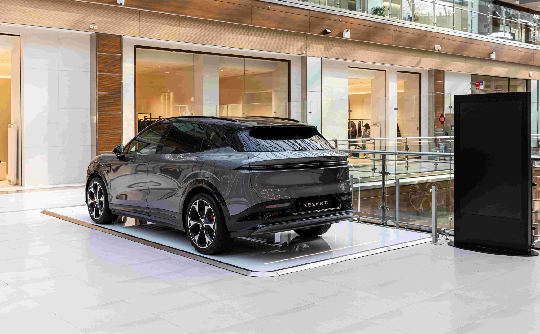 Η Zeekr φέρνει το μέλλον στο «The Mall Athens» Η Zeekr φέρνει το μέλλον στο «The Mall Athens»