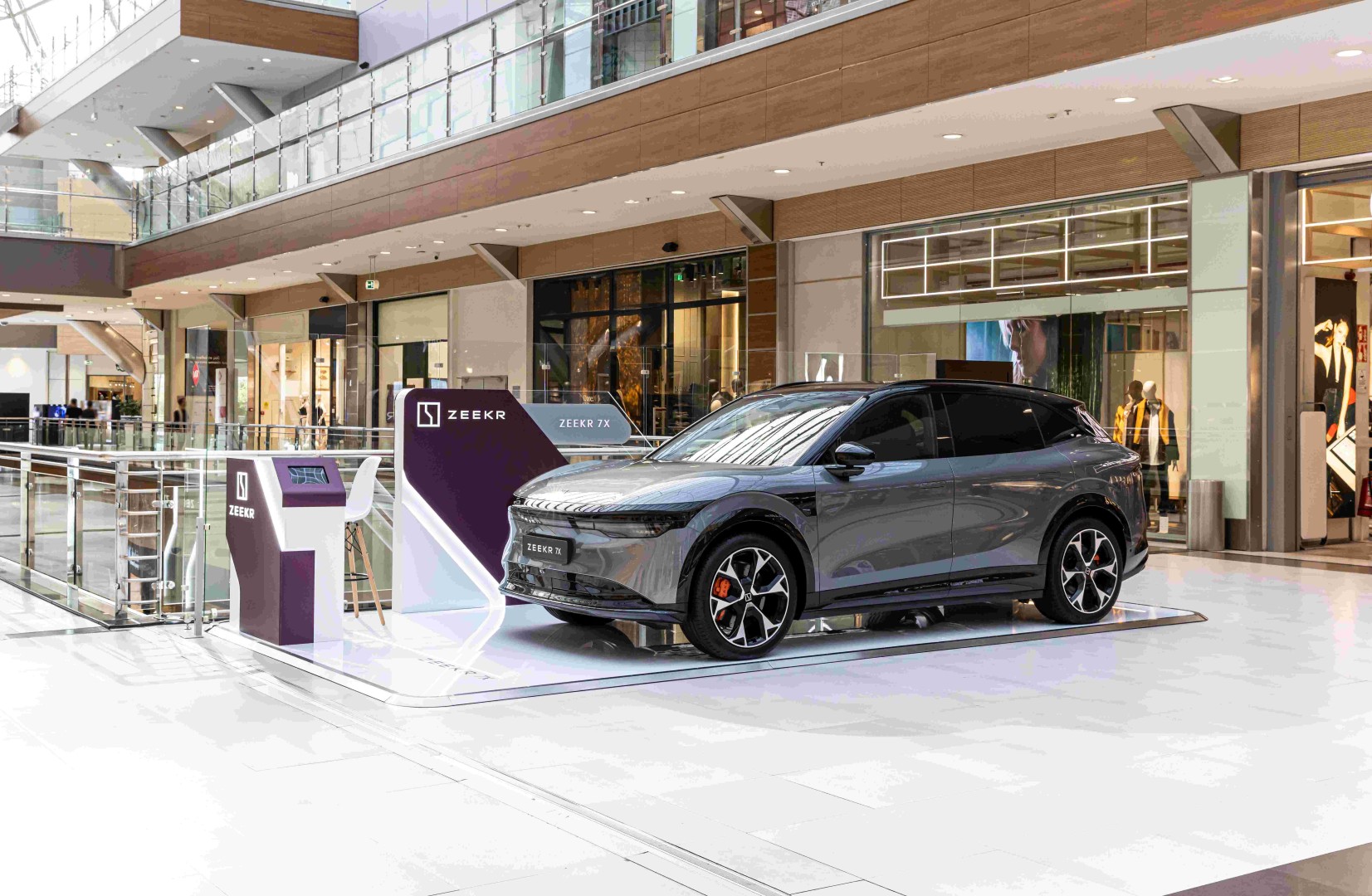 Η Zeekr φέρνει το μέλλον στο «The Mall Athens» Η Zeekr φέρνει το μέλλον στο «The Mall Athens»