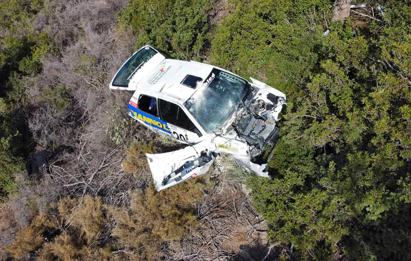 Σοβαρό ατύχημα στη 10η Ανάβαση Βραχασίου στην Κρήτη &#8211; Αυτοκίνητο έπεσε στον γκρεμό