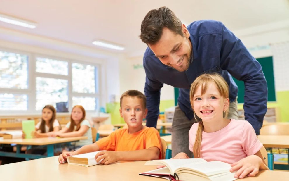 Όταν το λάθος γίνεται άθλος: Το μάθημα ζωής ενός δασκάλου που συγκίνησε