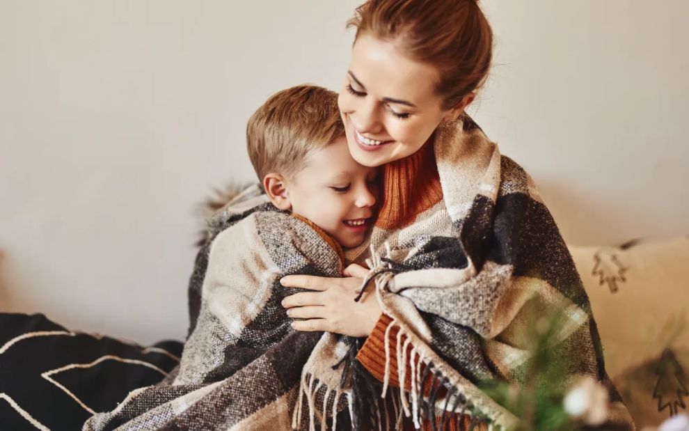 Πώς να περνάς τις γιορτές ως χωρισμένος γονιός: Η ιστορία μιας μαμάς που βρήκε την ισορροπία