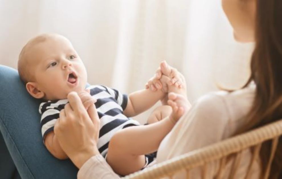 Το μωρό σου κάτι θέλει να σου πει: 5 γκριμάτσες που τα λένε όλα