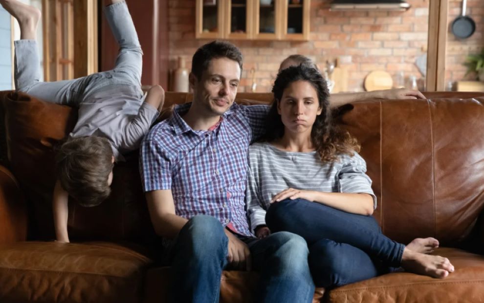 Γιατί οι μισοί γονείς νιώθουν ότι έχουν χάσει την ταυτότητά τους μετά τα παιδιά