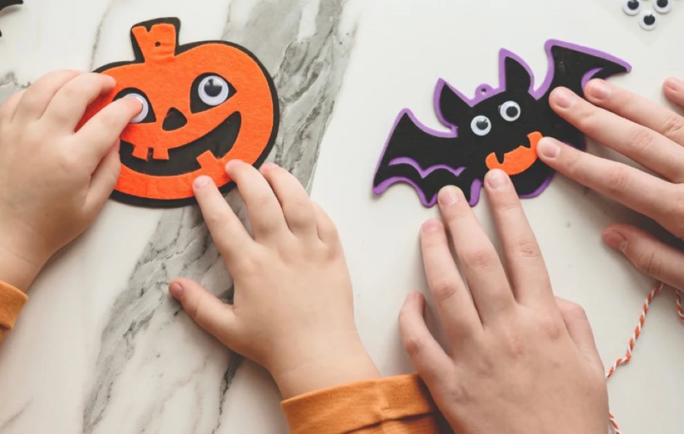 20 Halloween κατασκευές για μικρά… τερατάκια: Εύκολες, αστείες και λίγο… τρομακτικές