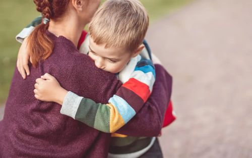 «Μας έτυχε κακή δασκάλα»: Τι κρύβεται πίσω από τη φράση που ανησυχεί τους γονείς