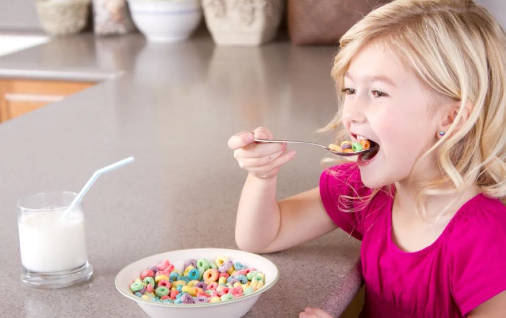 Καρδιολόγος αποκαλύπτει τις 5 τροφές που δεν δίνει ποτέ στα παιδιά του