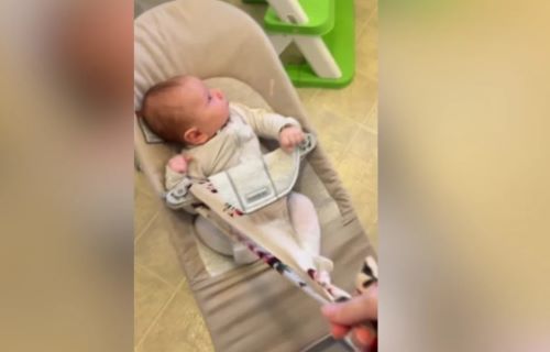 Το viral κόλπο μίας μαμάς με νεογέννητο για να κάνει επιτέλους μπάνιο