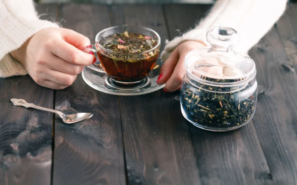 Άσπρα μούρα, μαύρα μούρα, βότανα και γιατροσόφια: Φυσικά βοηθήματα γονιμότητας ή μύθοι;