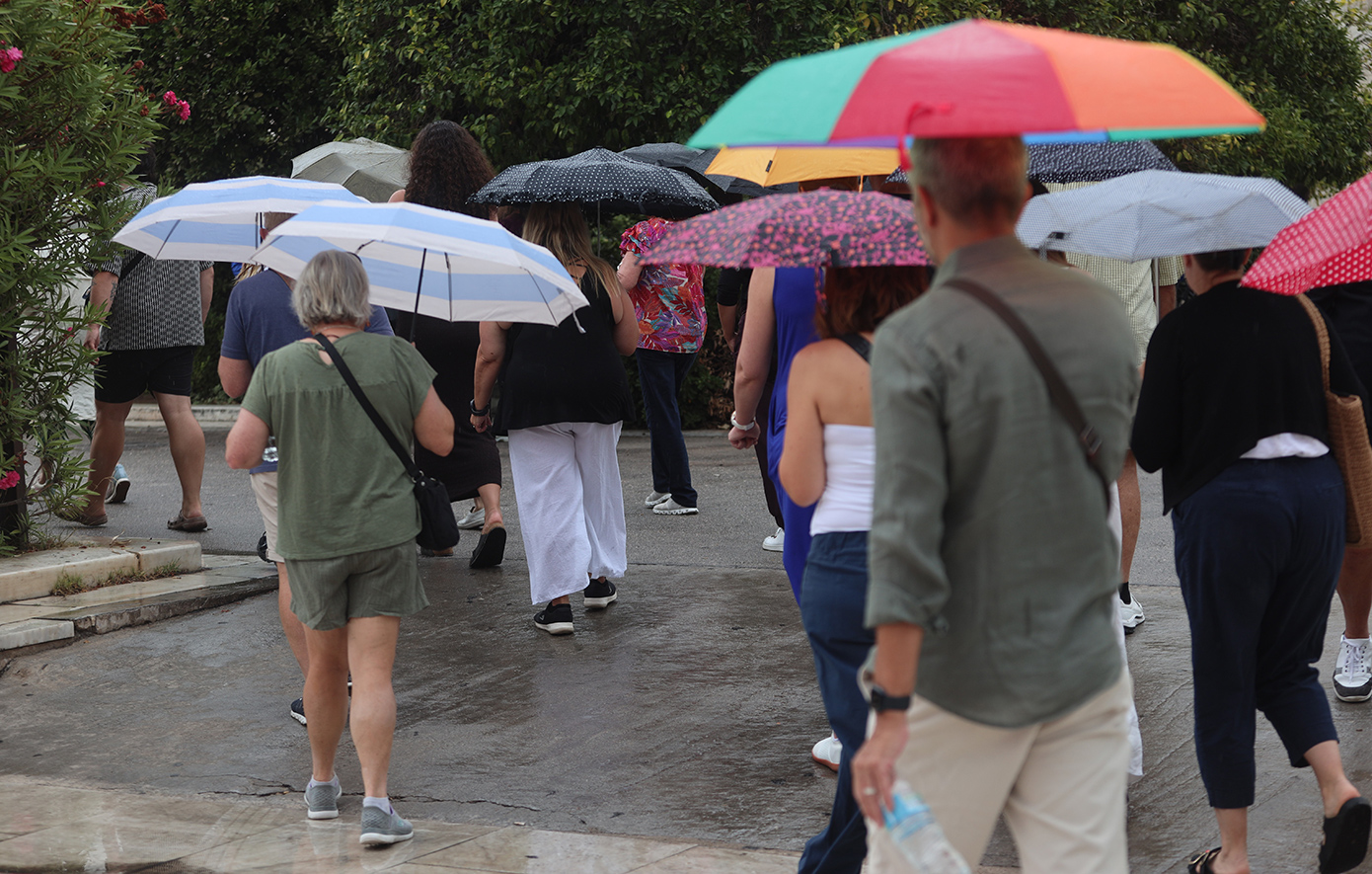Καιρός: Αλλαγή σκηνικού σήμερα, Σάββατο, με βροχές, καταιγίδες και ισχυρούς βοριάδες – Πού θα χτυπήσουν τα φαινόμενα