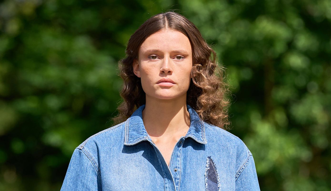 Το κλειδί για να καταλάβετε γιατί τα μαλλιά σας δεν συμπεριφέρονται όπως θέλετε κρύβεται στο πορώδες