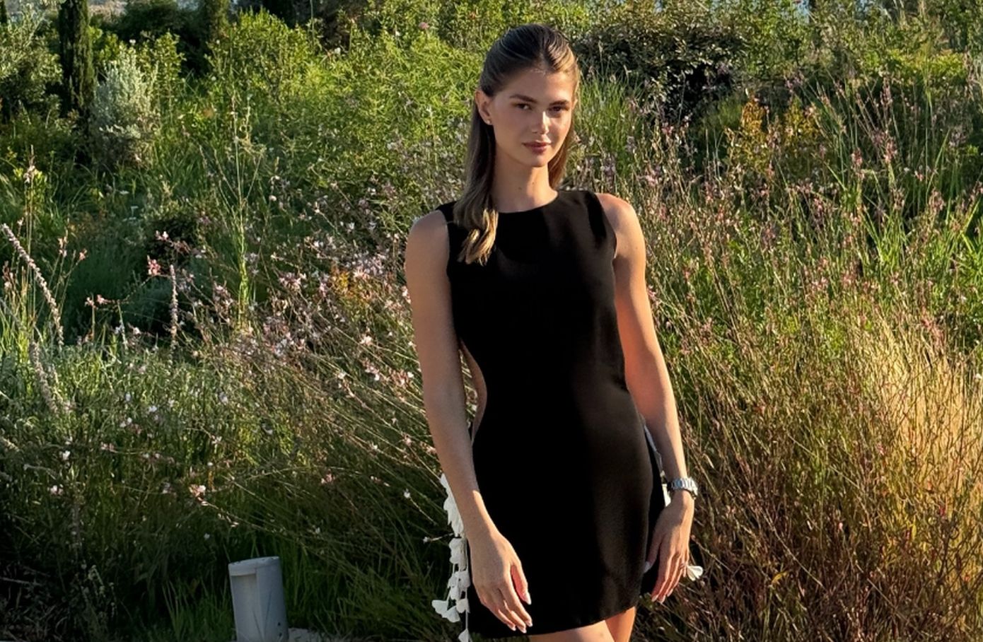 Η Αμαλία Κωστοπούλου αποκάλυψε ποιο ζευγάρι παπούτσια θα αγοράσει φέτος και είναι  αυτό που έχουμε βάλει στο μάτι