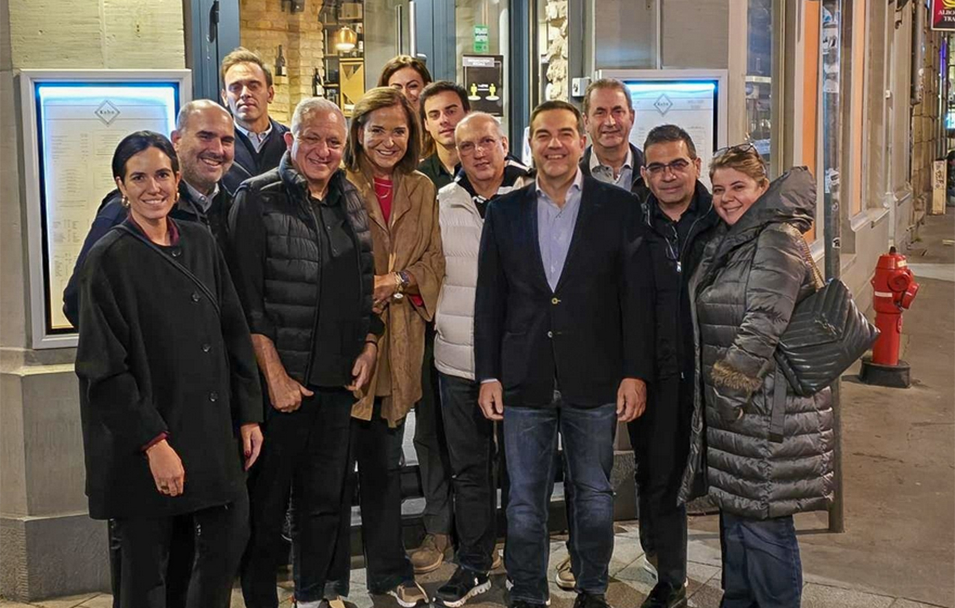 Η Ντόρα Μπακογιάννη ανέβασε φωτογραφία μαζί με τον Αλέξη Τσίπρα: «Μας χαρακτήρισαν ως μία από τις καλύτερες ομάδες»