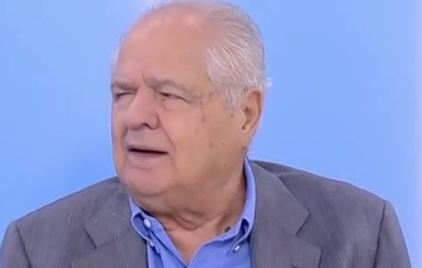 Δρυμιώτης: Ντροπή οι άδειες καρέκλες στην κηδεία του Σαββόπουλου – Το να είσαι Αριστερός έχει καταλήξει να μην είσαι Έλληνας