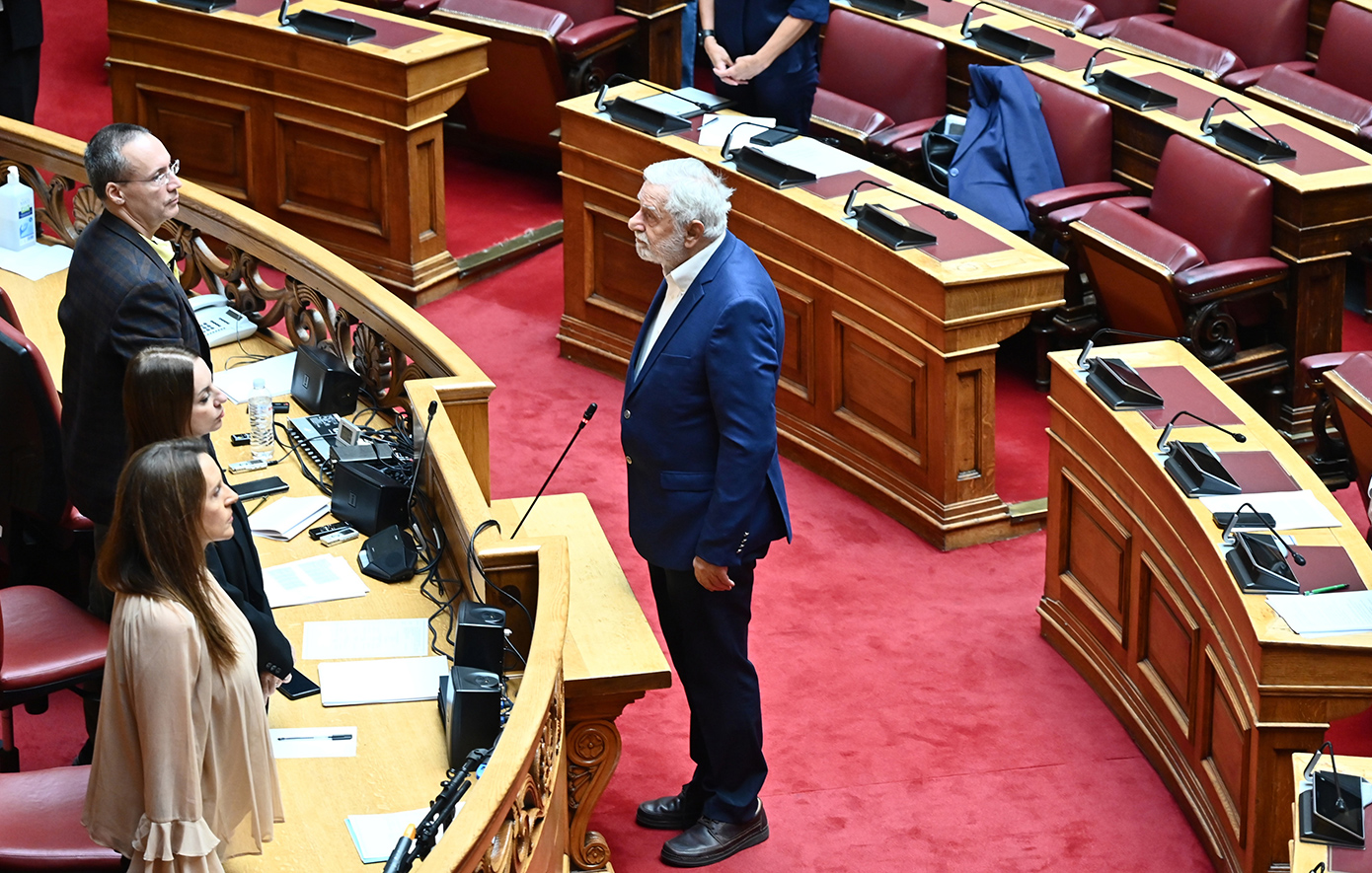 Για μόλις… 3,5 ώρες έμεινε βουλευτής του ΣΥΡΙΖΑ ο Θοδωρής Δρίτσας