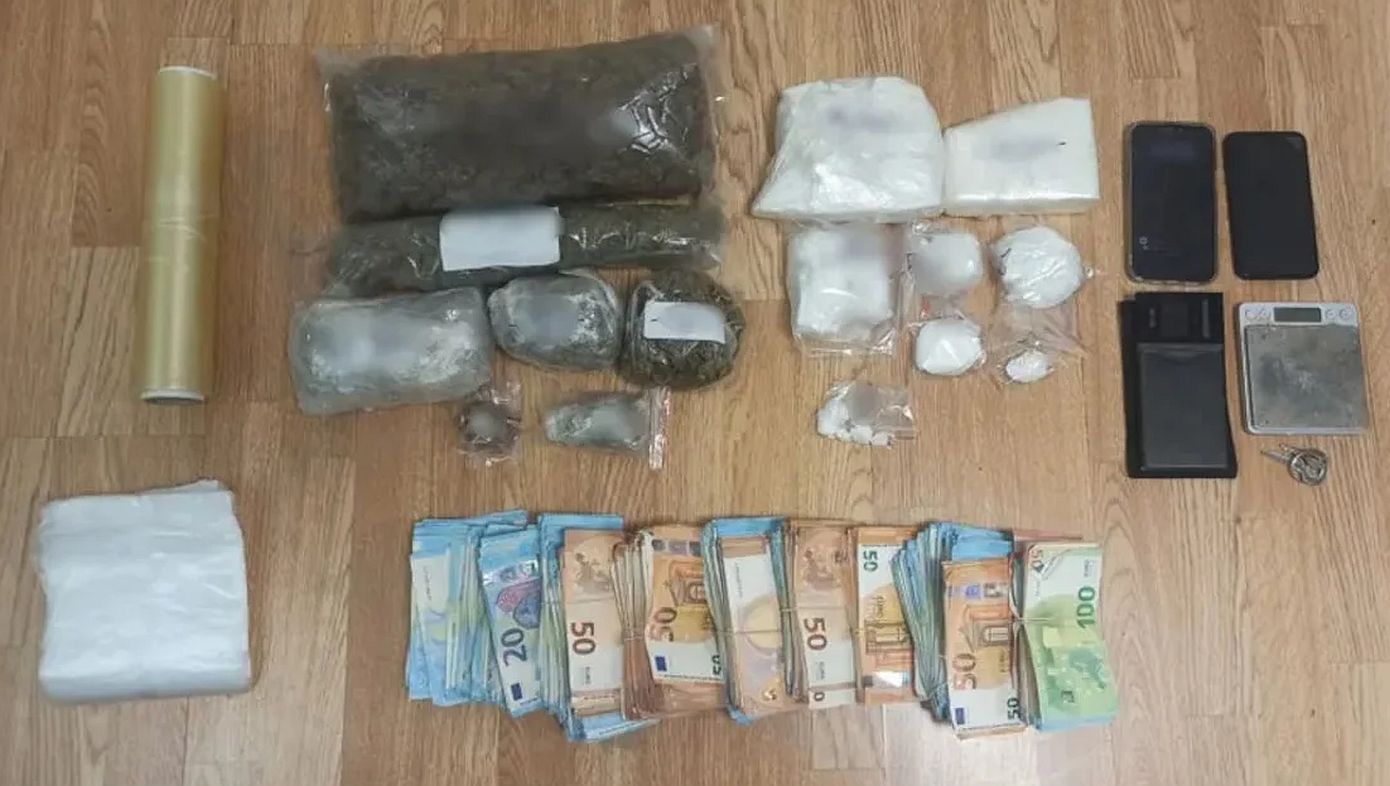Συνελήφθη 47χρονος για κατοχή και διακίνηση ναρκωτικών στη Νέα Μάκρη &#8211; Είχε κρυμμένη κοκαΐνη σε κοτέτσι