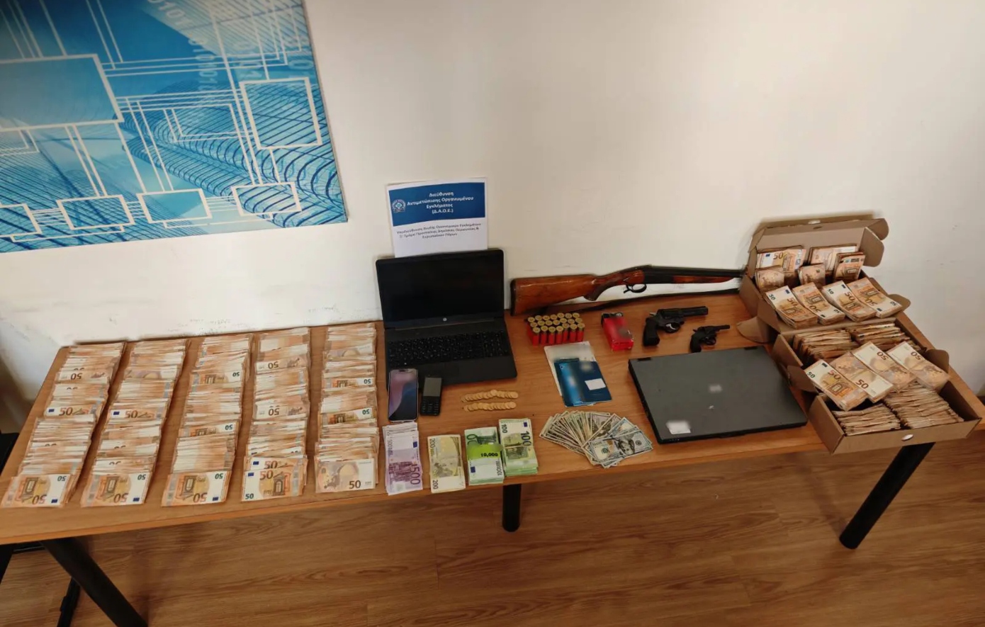 Πώς δρούσε το κύκλωμα με τις επιστροφές ΦΠΑ: Οι εικονικές εταιρείες και τα μετρητά σε σακούλες &#8211; Σχεδόν 5 εκατ. τα κέρδη