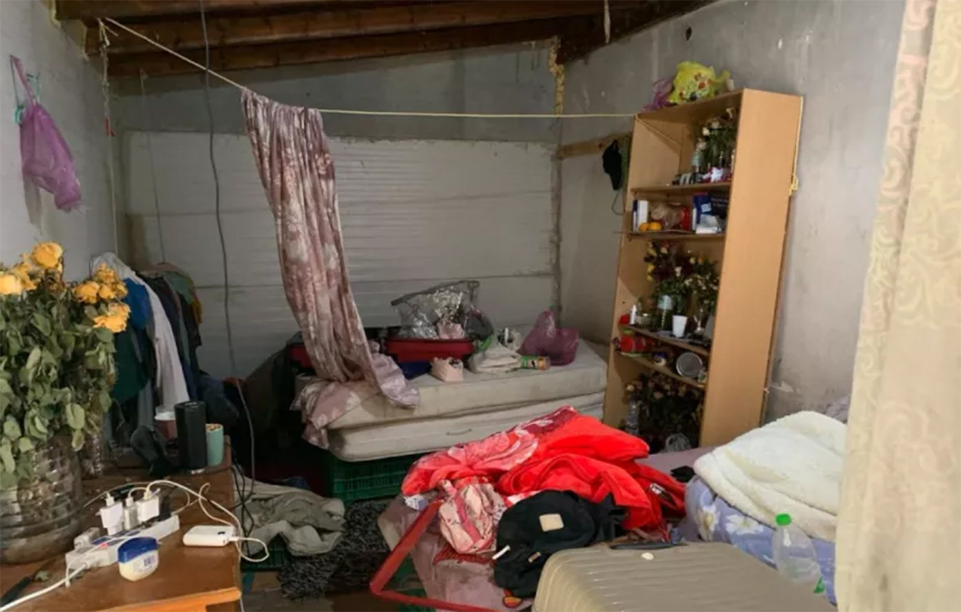 Το «ελληνικό FBI» στα παραπήγματα των αλλοδαπών εργατών γης Το «ελληνικό FBI» στα παραπήγματα των αλλοδαπών εργατών γης