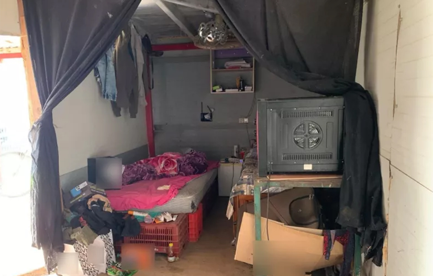 Το «ελληνικό FBI» στα παραπήγματα των αλλοδαπών εργατών γης Το «ελληνικό FBI» στα παραπήγματα των αλλοδαπών εργατών γης