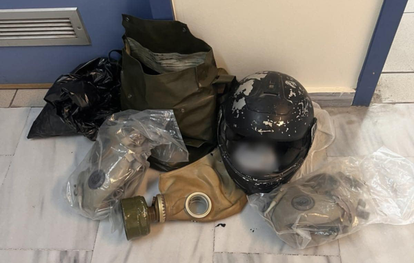 Έξι συλλήψεις για την επίθεση στον Βορίδη μετά το «ντου» στην κατάληψη Ευαγγελισμός – Βρέθηκαν καδρόνια, σφυριά, μάσκες