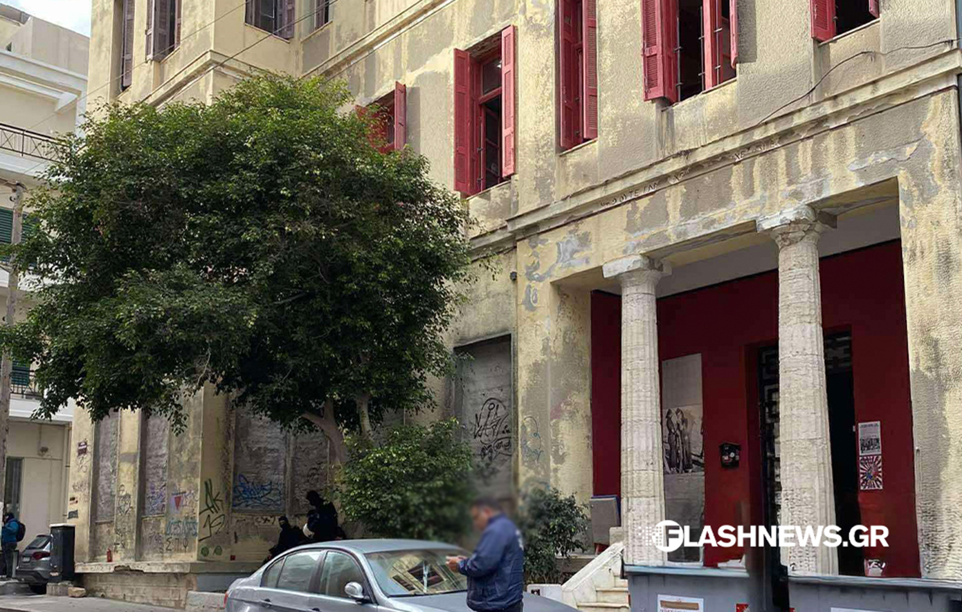 Έφοδος της ΕΛ.ΑΣ. στην κατάληψη του Ευαγγελισμού στο Ηράκλειο – Χειροπέδες σε 6 που ταυτοποιήθηκαν για την επίθεση κατά Βορίδη