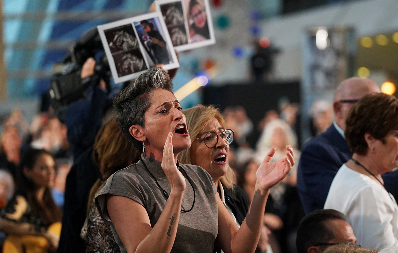 Ισπανία: Διαδήλωση στη Βαλένθια, έναν χρόνο μετά τις φονικές πλημμύρες &#8211; Φώναξαν «δολοφόνο»  τον πρόεδρο της περιφέρειας