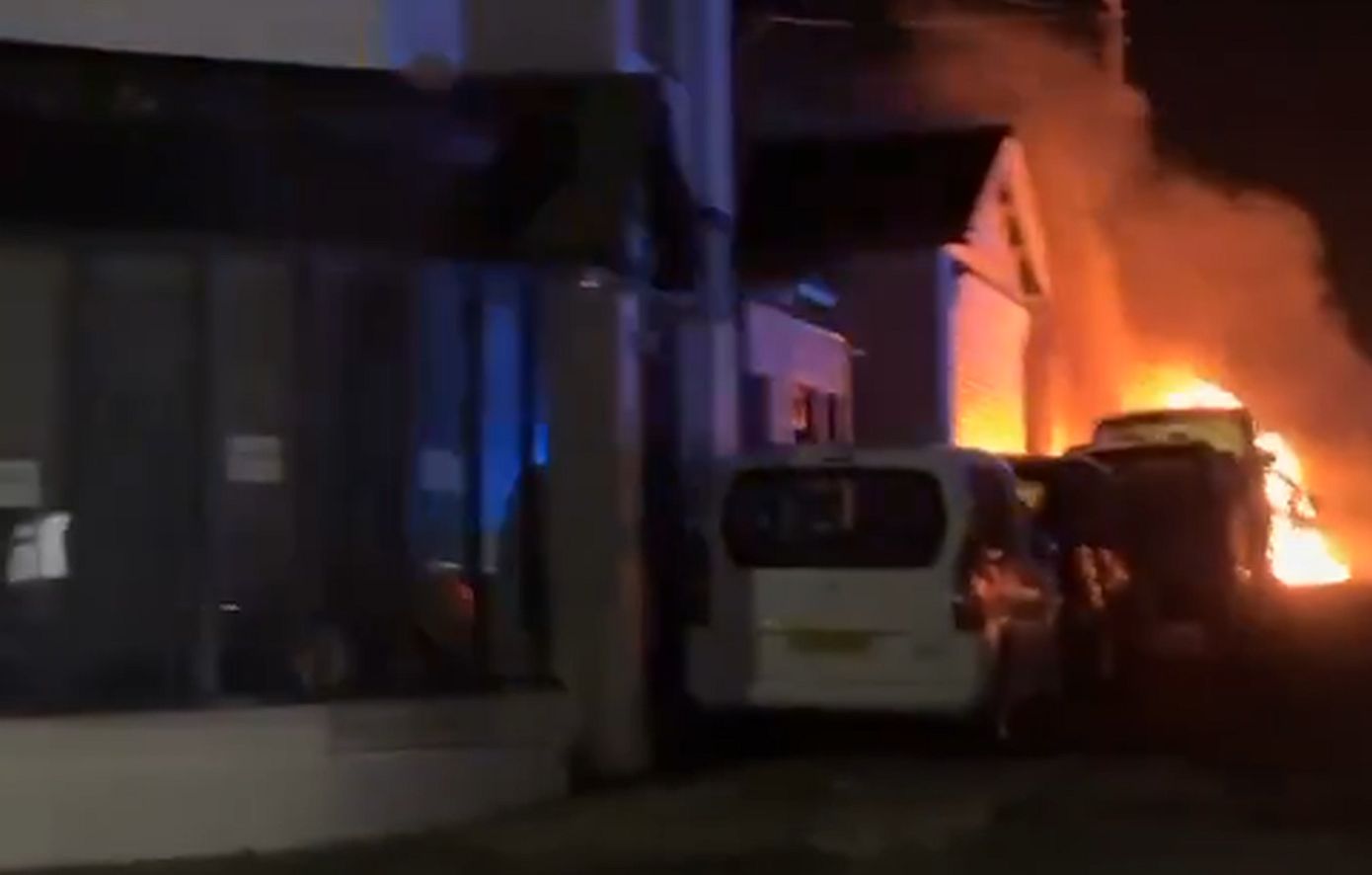 Βίντεο ντοκουμέντο από τον εμπρησμό σε τέμενος στην Αγγλία: Για έγκλημα μίσους μιλά η βρετανική αστυνομία